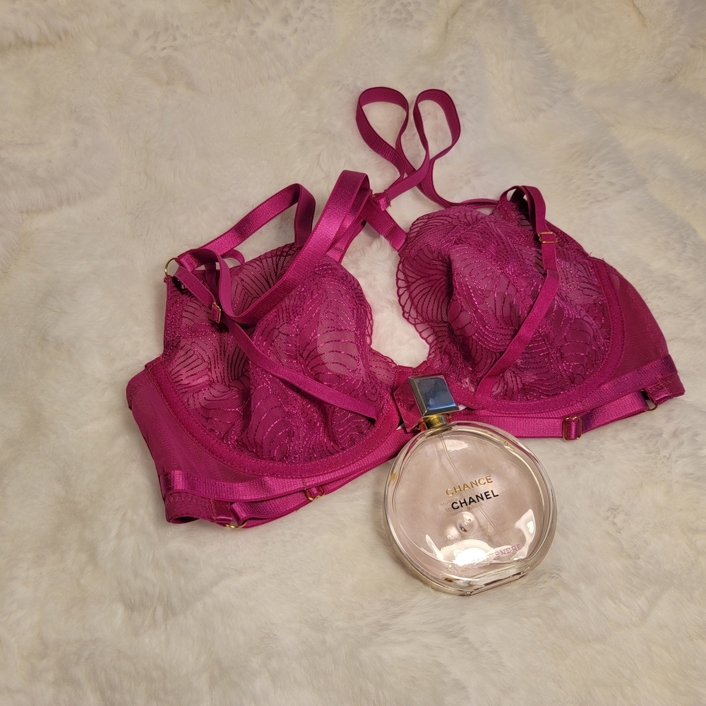Luxurious Fuchsia Lace Bra